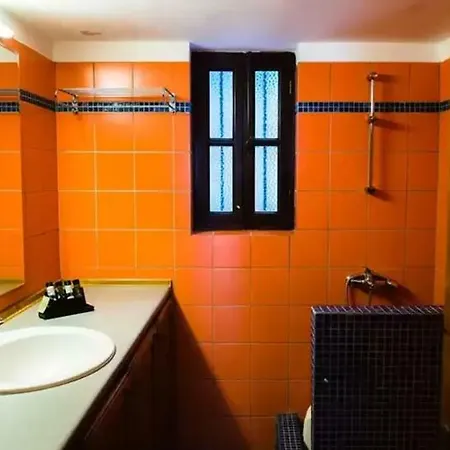 Karnayo Traditional 2* Megisti